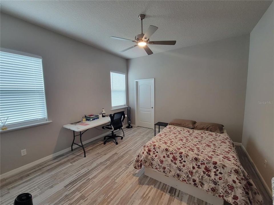 В аренду: $2,300 (2 спален, 2 ванн, 1388 Квадратных фут)