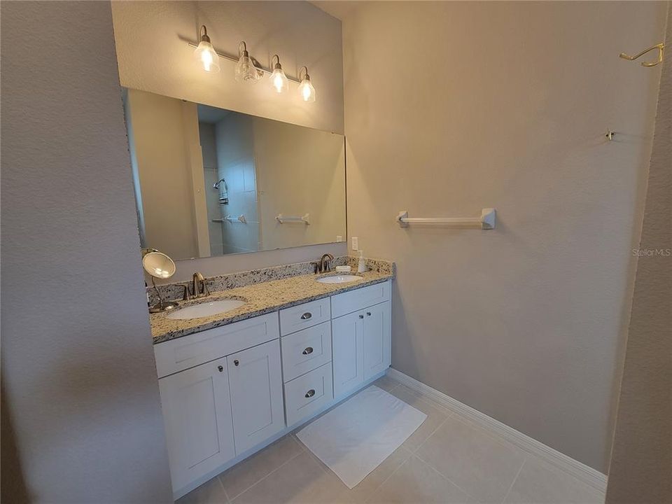 В аренду: $2,300 (2 спален, 2 ванн, 1388 Квадратных фут)