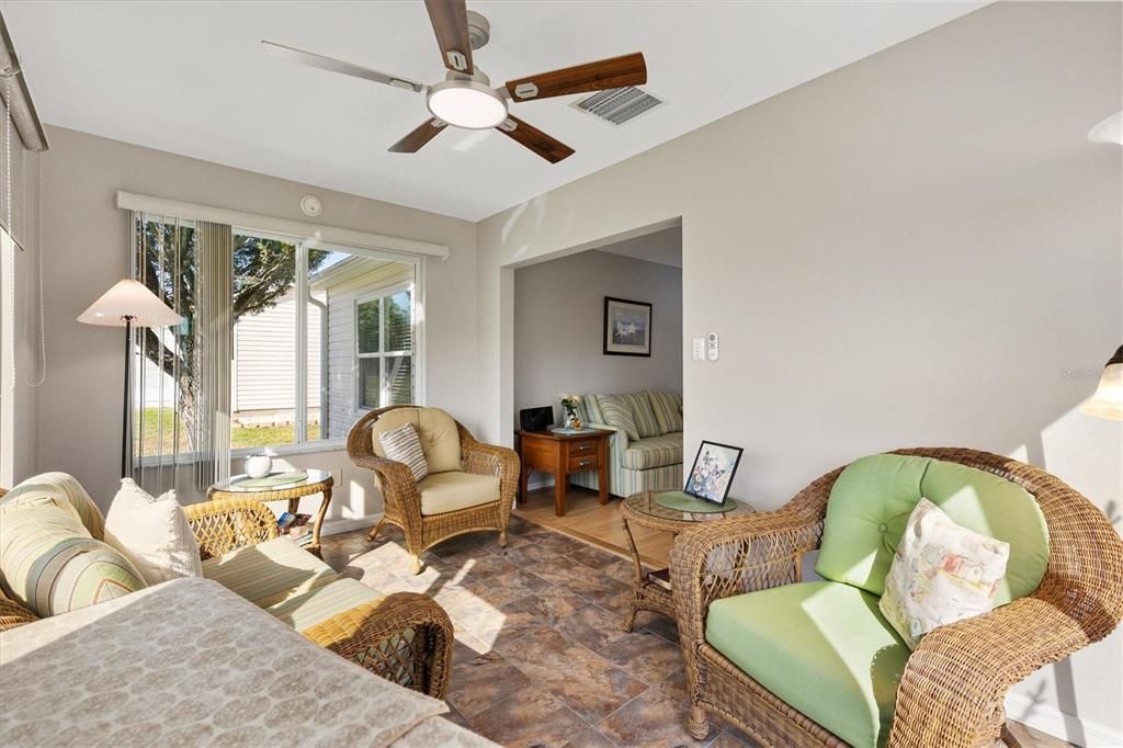 En Venta: $299,000 (2 camas, 2 baños, 1400 Pies cuadrados)