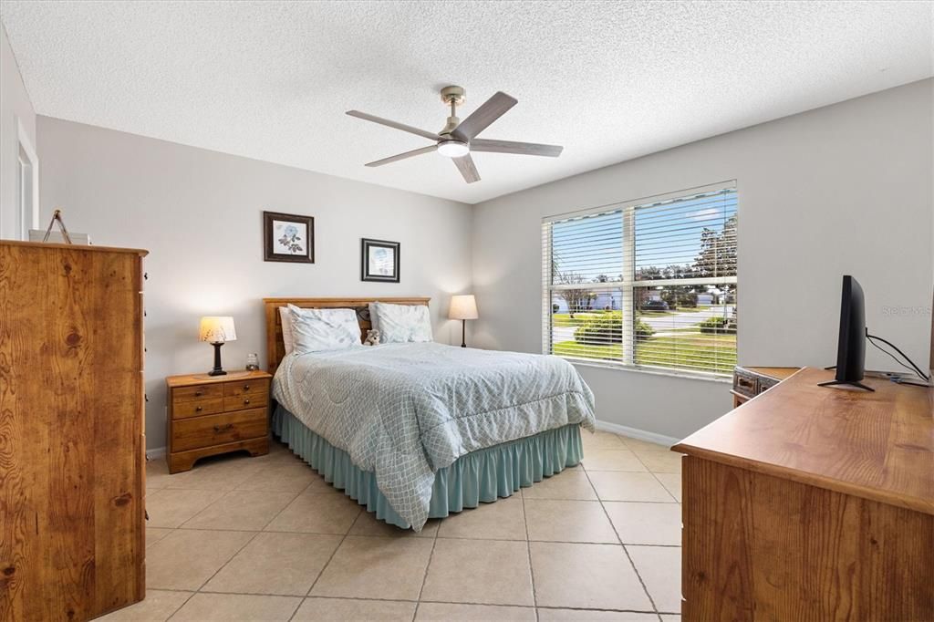 En Venta: $299,000 (2 camas, 2 baños, 1400 Pies cuadrados)