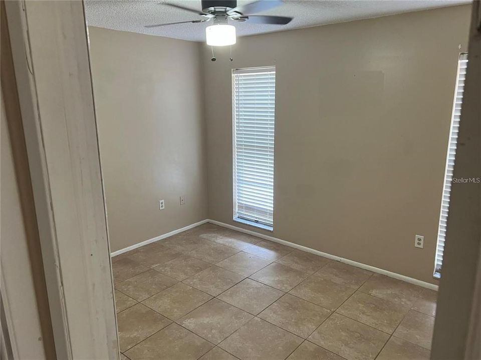 For Rent: $1,600 (2 beds, 1 baths, 966 Square Feet)