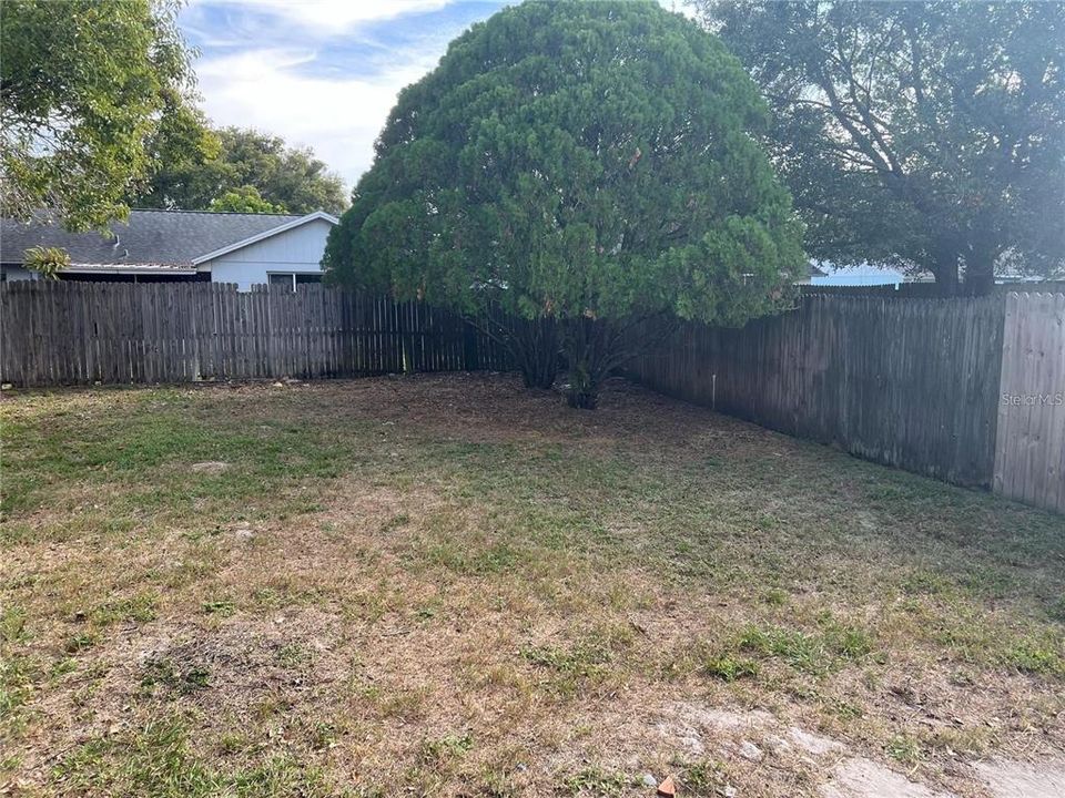 For Rent: $1,600 (2 beds, 1 baths, 966 Square Feet)