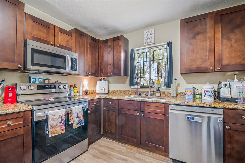 En Venta: $320,000 (3 camas, 2 baños, 1275 Pies cuadrados)