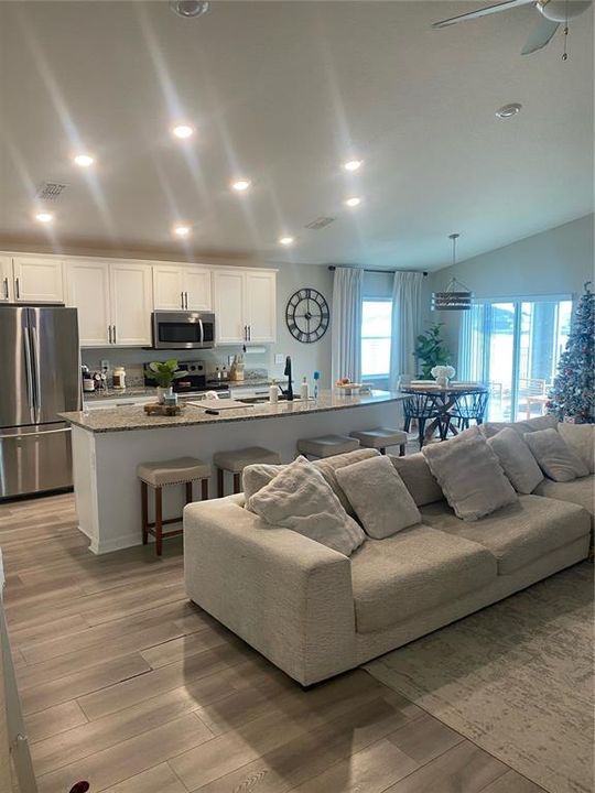 For Sale: $369,000 (3 beds, 2 baths, 1570 Square Feet)