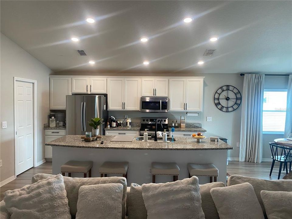 For Sale: $369,000 (3 beds, 2 baths, 1570 Square Feet)