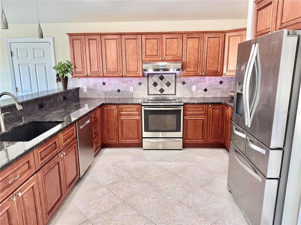 En Venta: $525,000 (4 camas, 3 baños, 1980 Pies cuadrados)