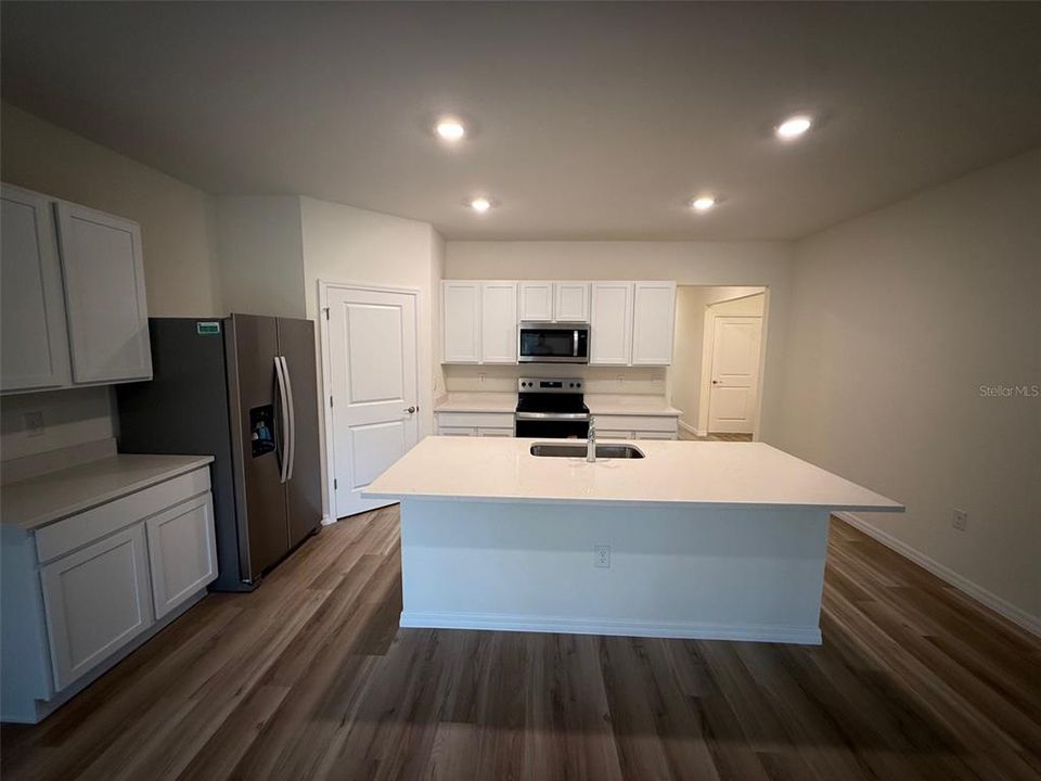 В аренду: $2,500 (4 спален, 2 ванн, 1762 Квадратных фут)