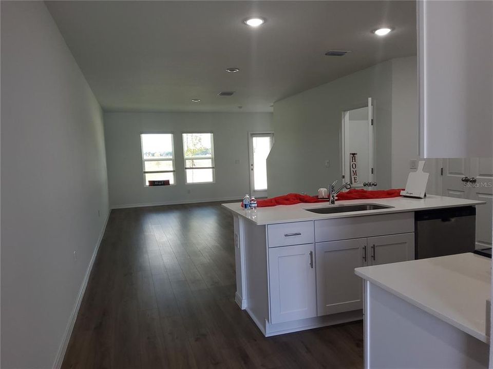 出租: $2,100 (3 贝兹, 2 浴室, 1512 平方英尺)