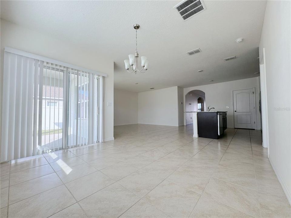 出租: $2,150 (3 贝兹, 2 浴室, 1672 平方英尺)