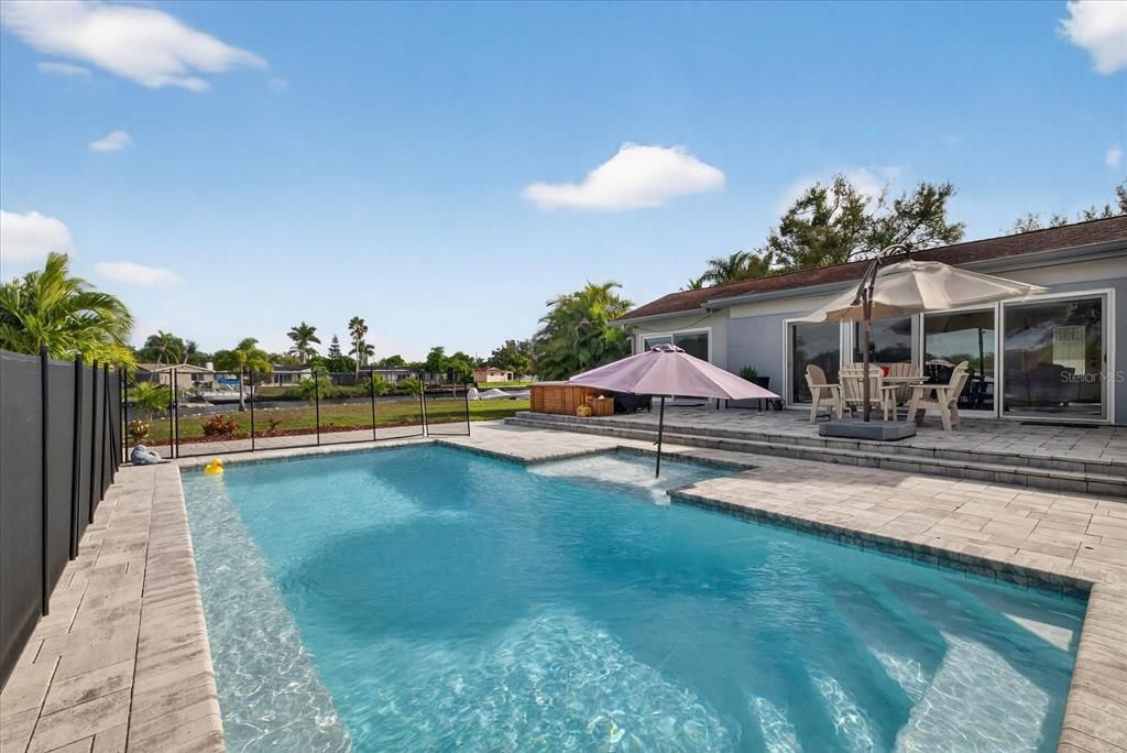 На продажу: $1,199,999 (4 спален, 2 ванн, 2020 Квадратных фут)