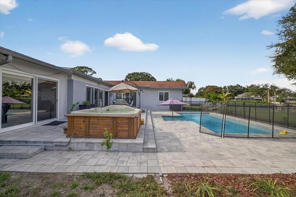 На продажу: $1,199,999 (4 спален, 2 ванн, 2020 Квадратных фут)