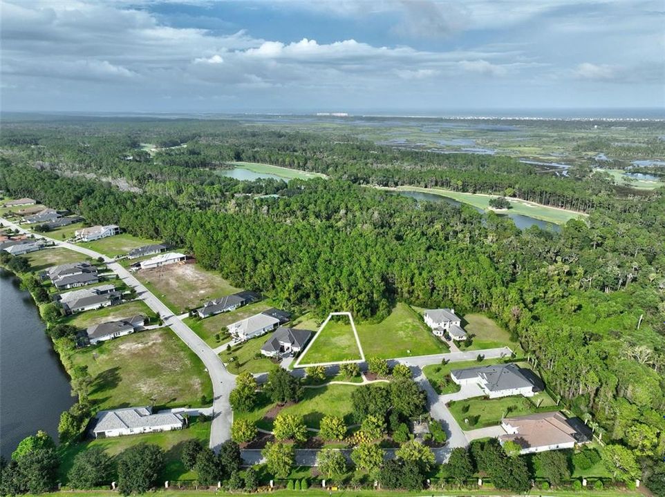 На продажу: $199,000 (0.31 acres)