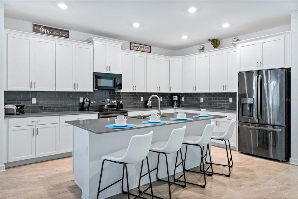 En Venta: $666,000 (6 camas, 5 baños, 3343 Pies cuadrados)