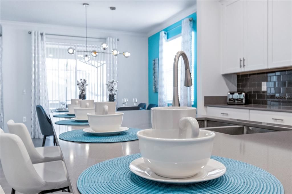 En Venta: $666,000 (6 camas, 5 baños, 3343 Pies cuadrados)