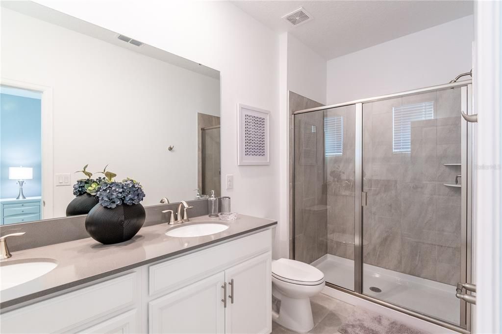 En Venta: $666,000 (6 camas, 5 baños, 3343 Pies cuadrados)