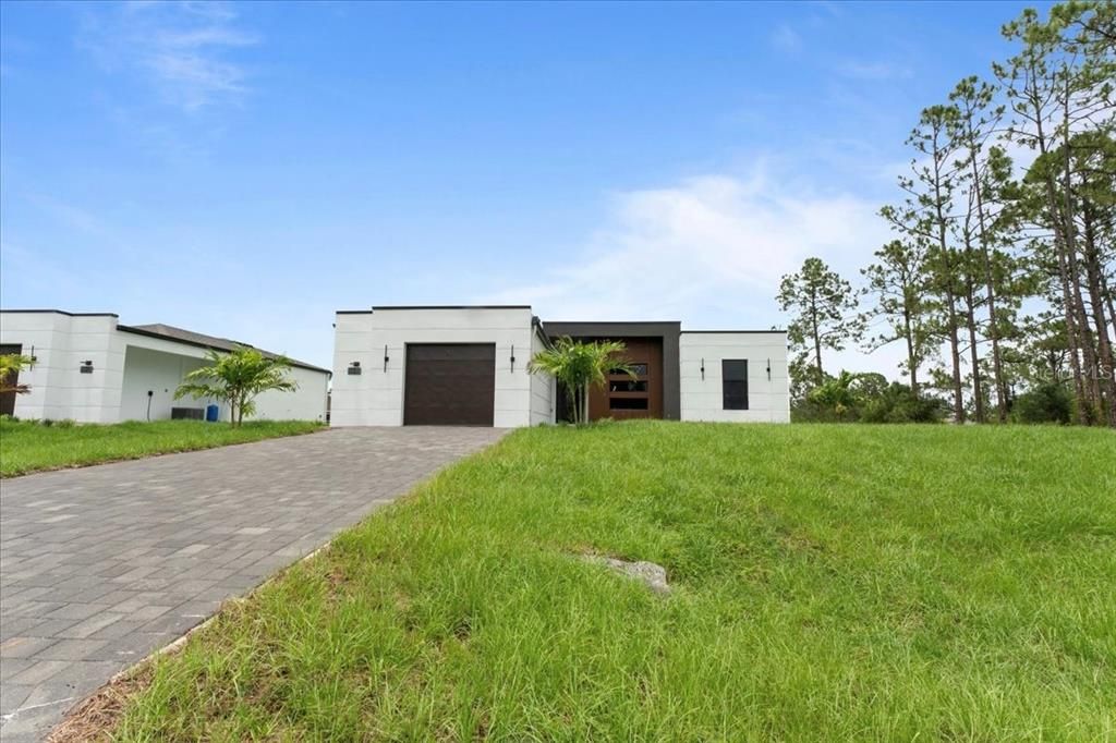 For Sale: $319,800 (3 beds, 2 baths, 1292 Square Feet)