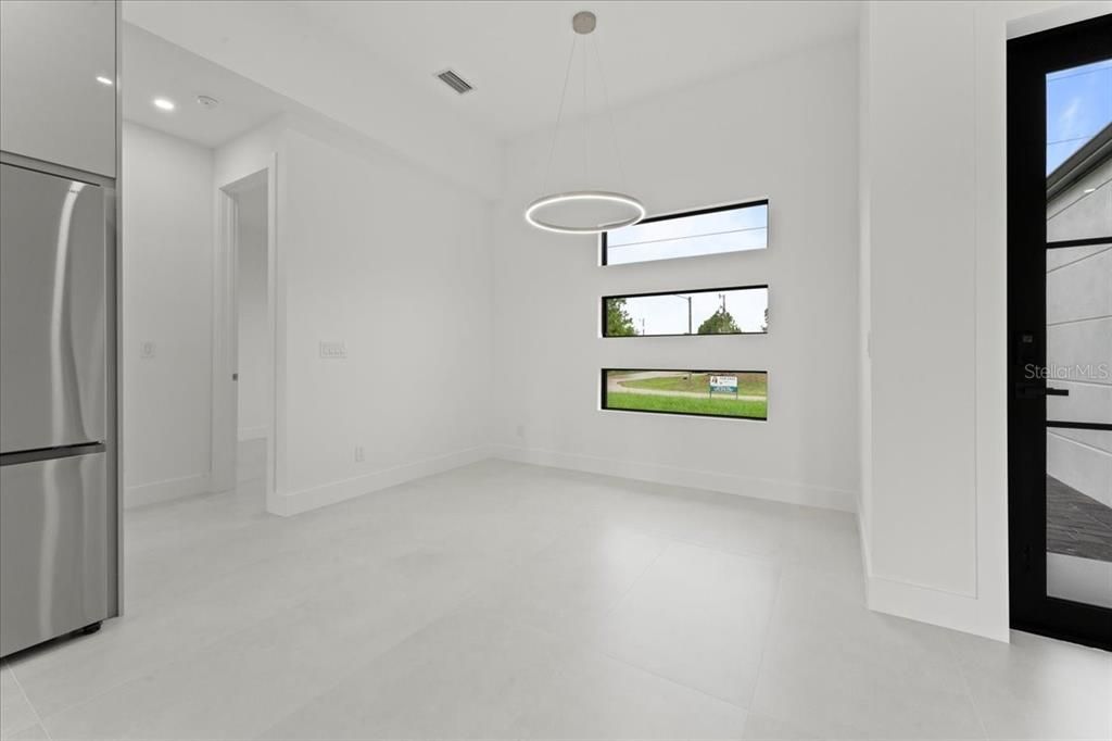 For Sale: $319,800 (3 beds, 2 baths, 1292 Square Feet)