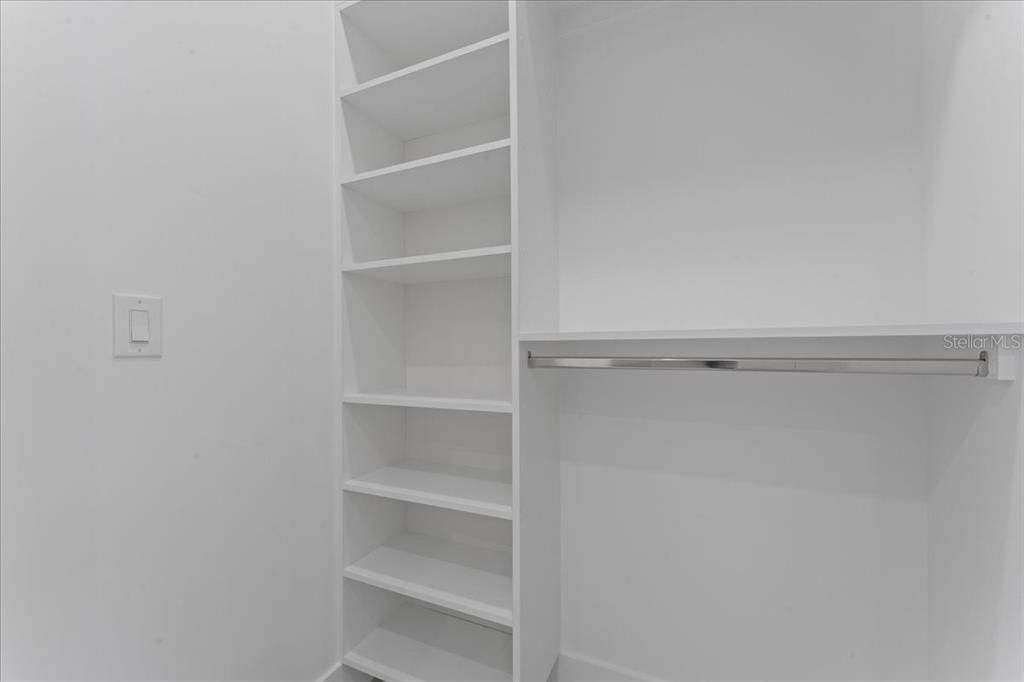 For Sale: $319,800 (3 beds, 2 baths, 1292 Square Feet)