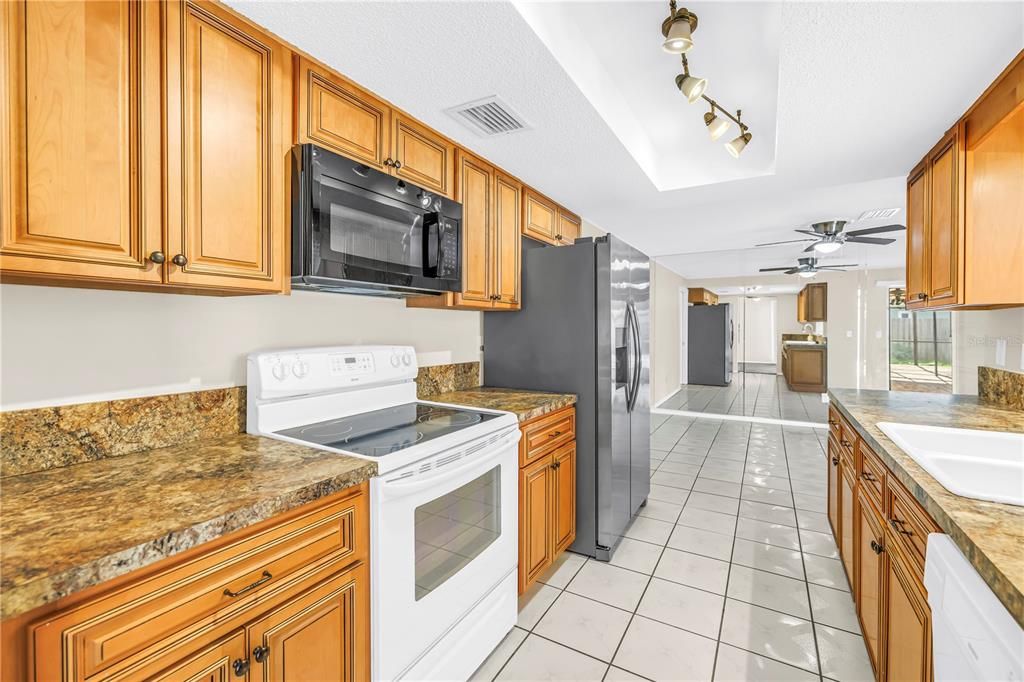 For Sale: $470,000 (3 beds, 2 baths, 1494 Square Feet)