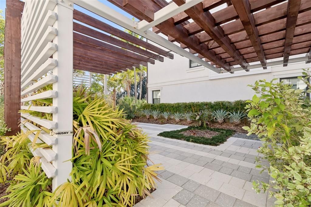 En Venta: $775,000 (4 camas, 3 baños, 2511 Pies cuadrados)