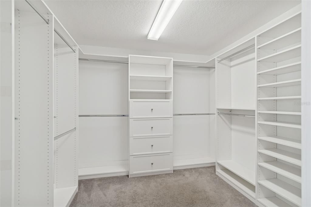 En Venta: $775,000 (4 camas, 3 baños, 2511 Pies cuadrados)