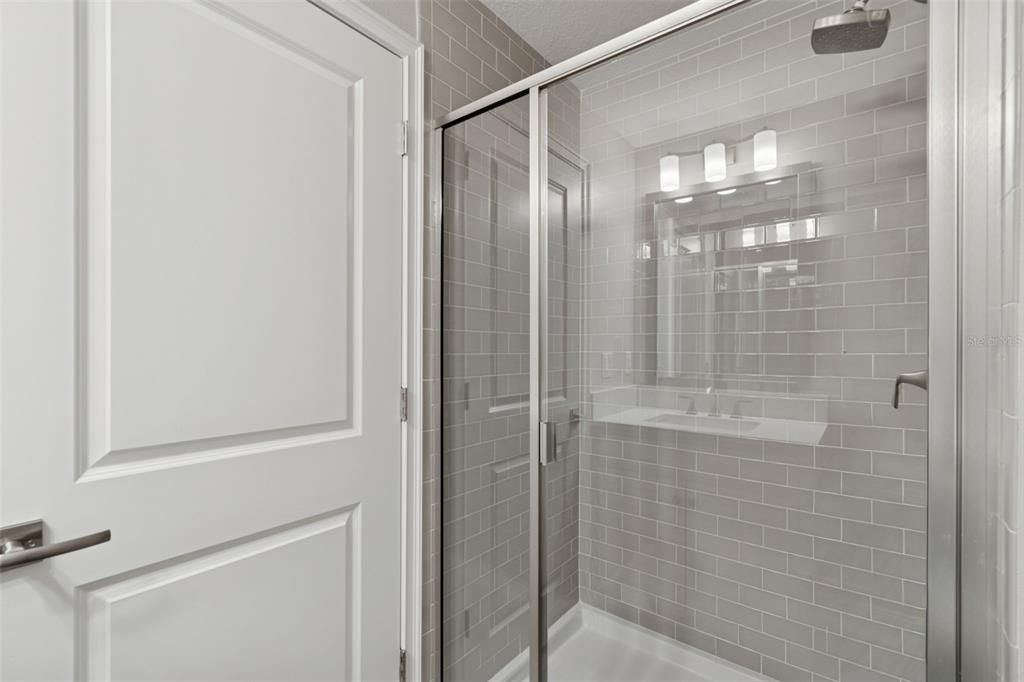 En Venta: $775,000 (4 camas, 3 baños, 2511 Pies cuadrados)