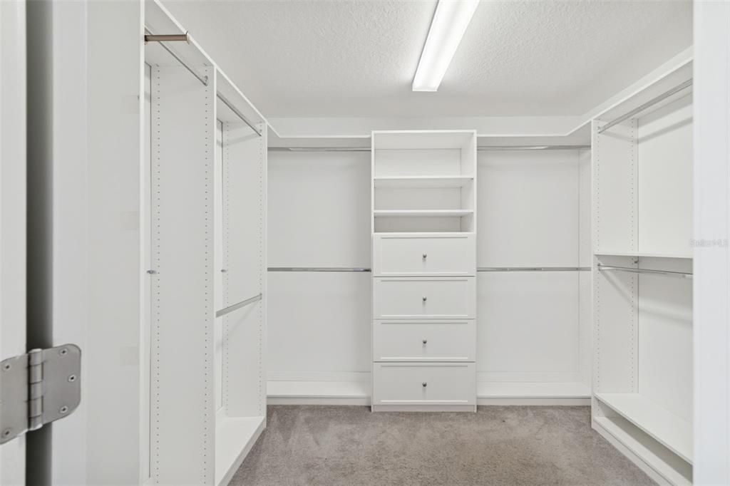 En Venta: $775,000 (4 camas, 3 baños, 2511 Pies cuadrados)