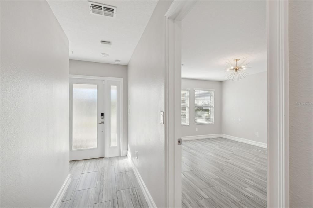 En Venta: $775,000 (4 camas, 3 baños, 2511 Pies cuadrados)