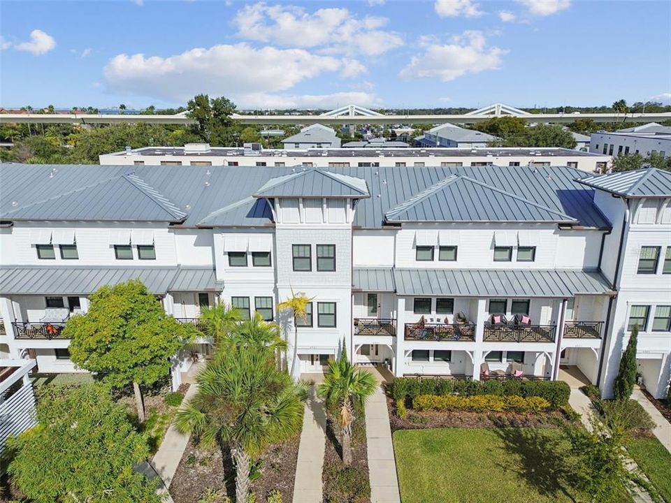 En Venta: $775,000 (4 camas, 3 baños, 2511 Pies cuadrados)