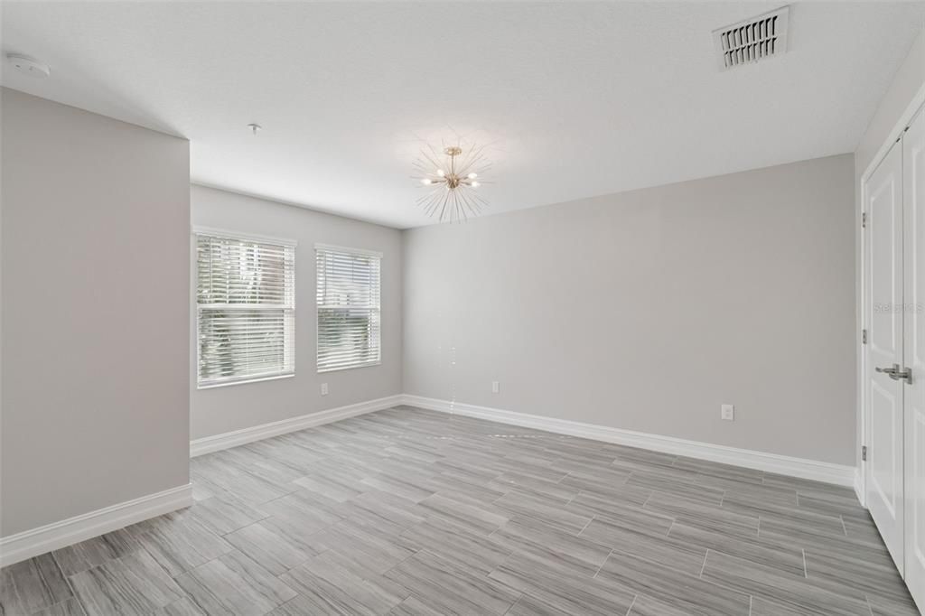 En Venta: $775,000 (4 camas, 3 baños, 2511 Pies cuadrados)