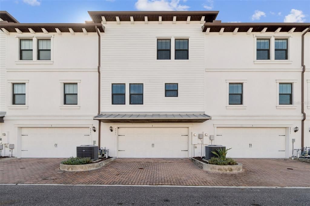 En Venta: $775,000 (4 camas, 3 baños, 2511 Pies cuadrados)