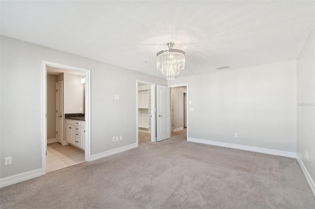 En Venta: $775,000 (4 camas, 3 baños, 2511 Pies cuadrados)