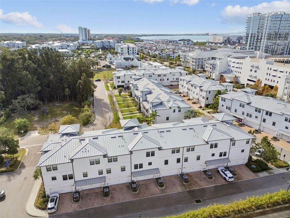 En Venta: $775,000 (4 camas, 3 baños, 2511 Pies cuadrados)