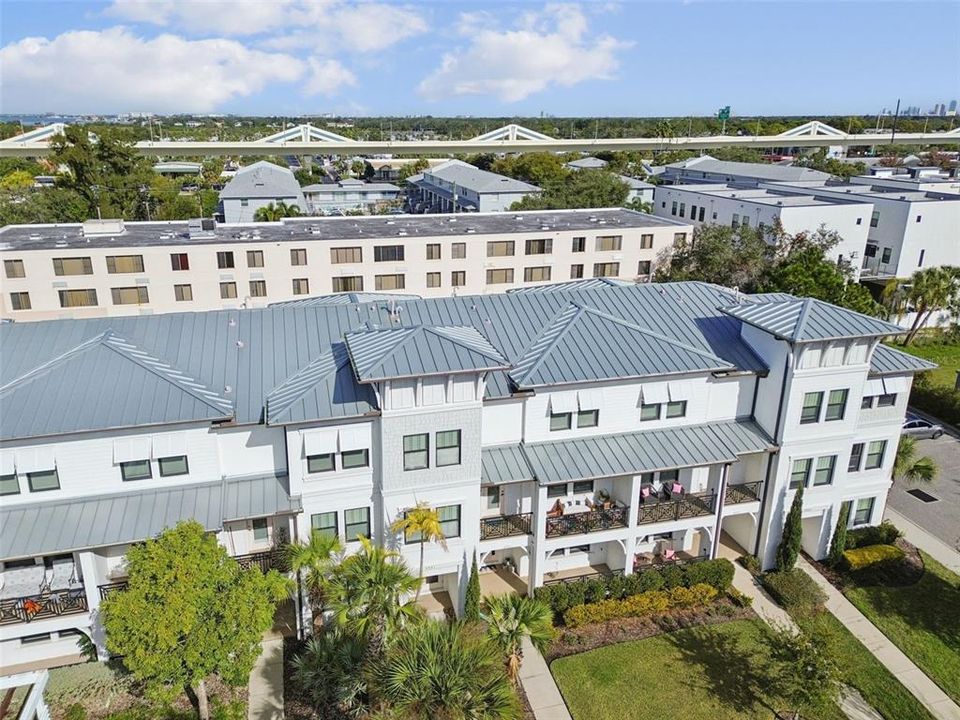 En Venta: $775,000 (4 camas, 3 baños, 2511 Pies cuadrados)