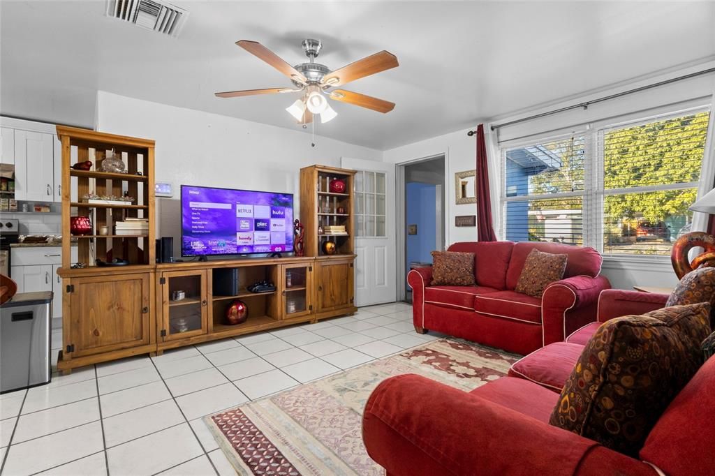 En Venta: $275,000 (3 camas, 1 baños, 836 Pies cuadrados)