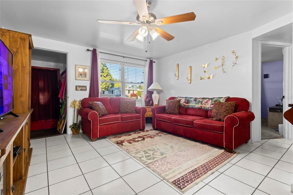 En Venta: $275,000 (3 camas, 1 baños, 836 Pies cuadrados)