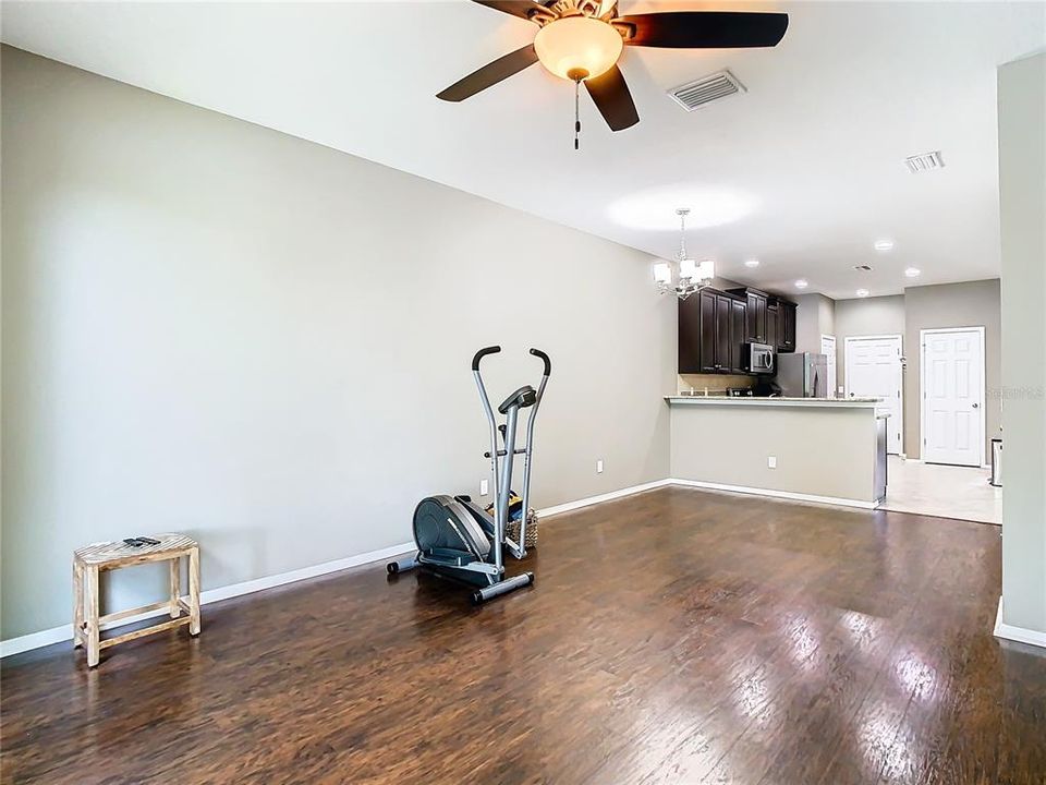 En Venta: $229,000 (2 camas, 2 baños, 1496 Pies cuadrados)