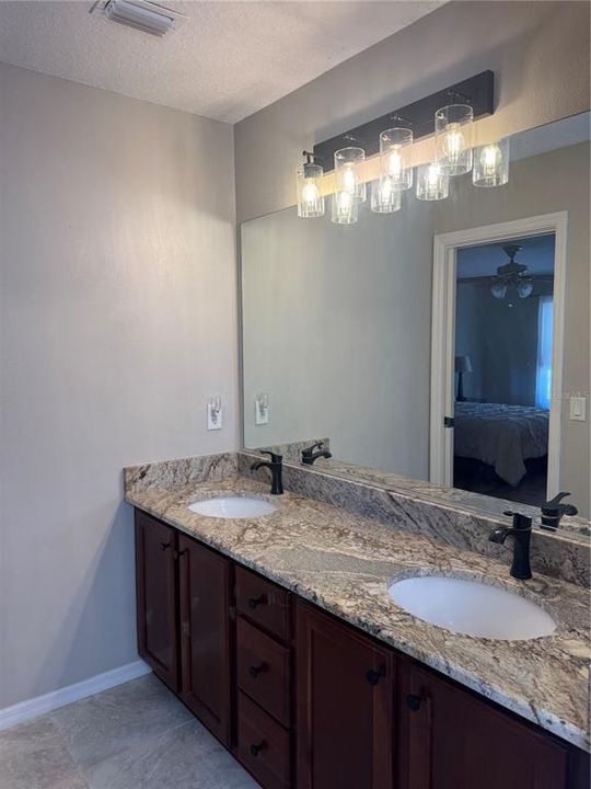 На продажу: $399,900 (3 спален, 2 ванн, 1692 Квадратных фут)