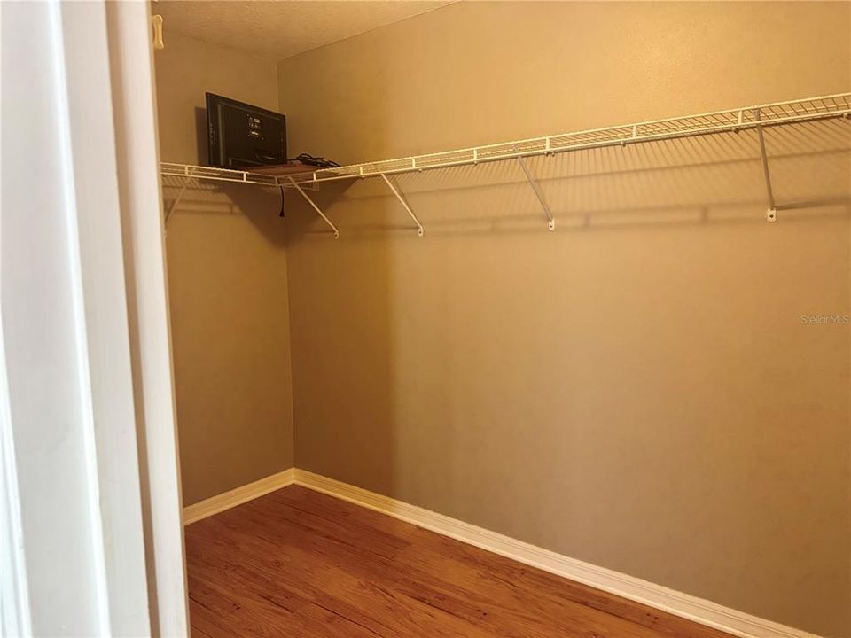 На продажу: $399,900 (3 спален, 2 ванн, 1692 Квадратных фут)