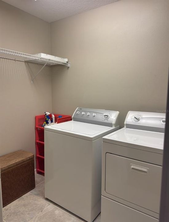 На продажу: $399,900 (3 спален, 2 ванн, 1692 Квадратных фут)