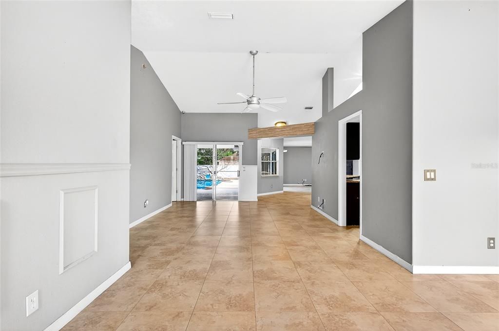 На продажу: $450,000 (3 спален, 2 ванн, 1835 Квадратных фут)