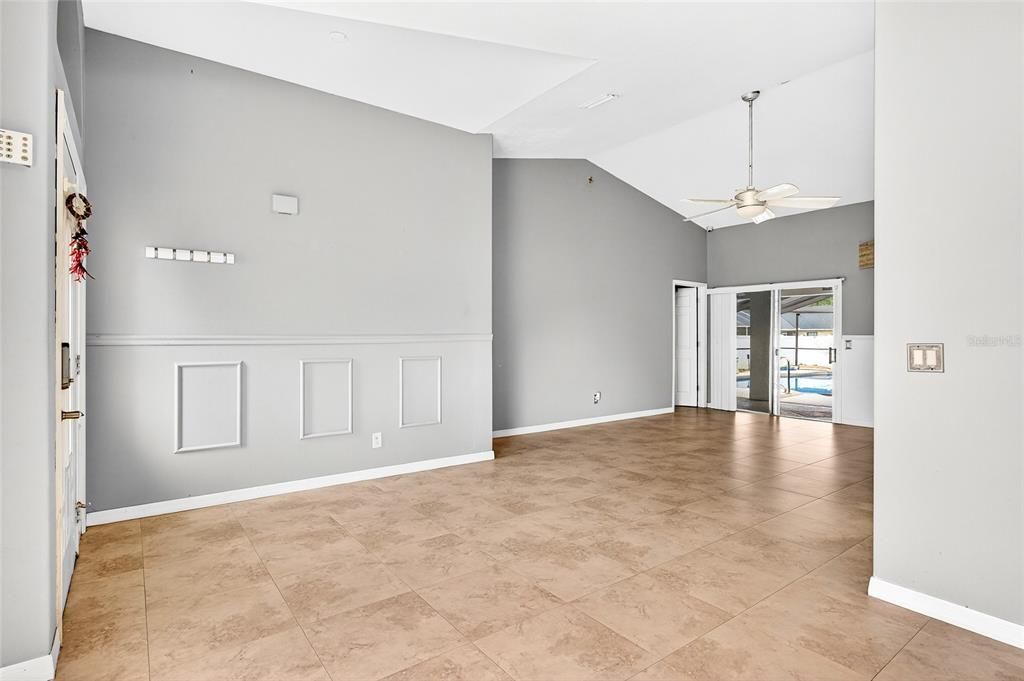 На продажу: $450,000 (3 спален, 2 ванн, 1835 Квадратных фут)