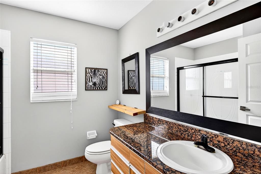 На продажу: $450,000 (3 спален, 2 ванн, 1835 Квадратных фут)