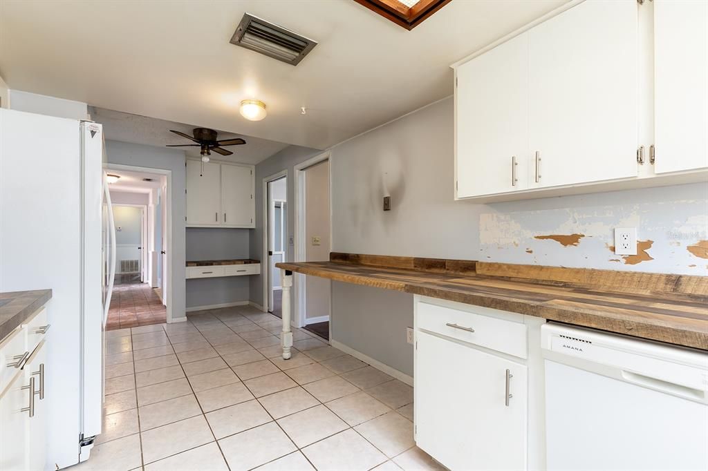 En Venta: $266,500 (4 camas, 2 baños, 1828 Pies cuadrados)