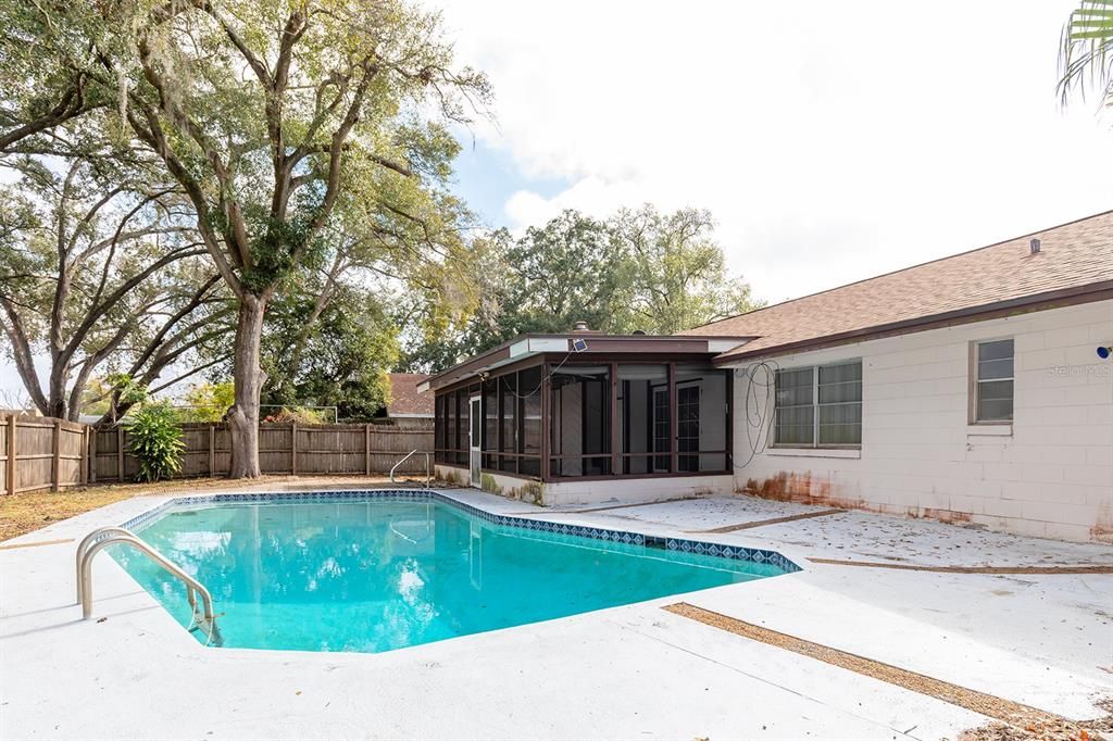 En Venta: $266,500 (4 camas, 2 baños, 1828 Pies cuadrados)