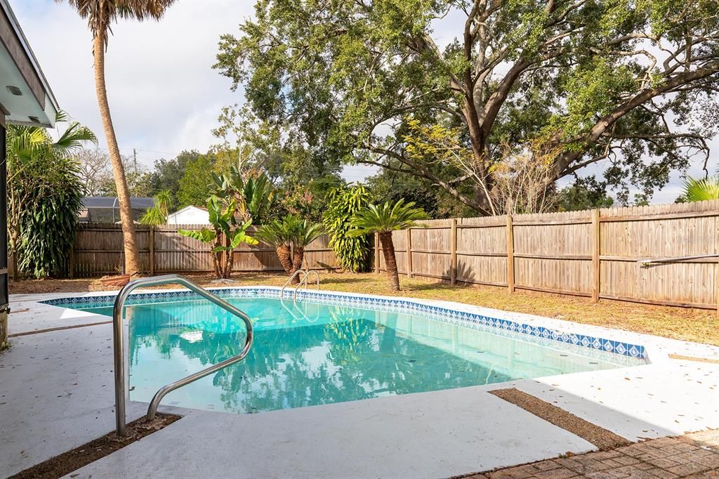 En Venta: $266,500 (4 camas, 2 baños, 1828 Pies cuadrados)