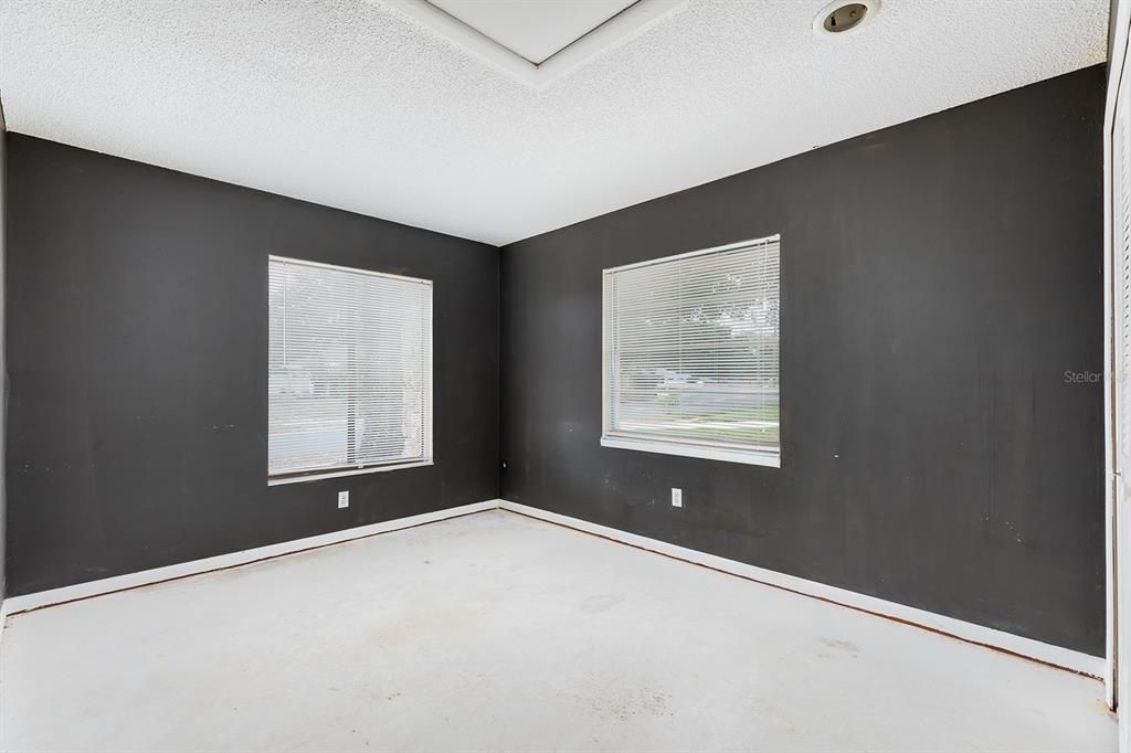 En Venta: $266,500 (4 camas, 2 baños, 1828 Pies cuadrados)