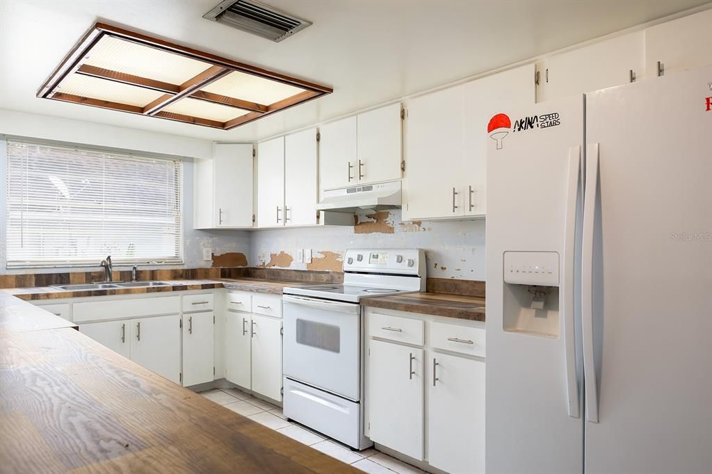 En Venta: $266,500 (4 camas, 2 baños, 1828 Pies cuadrados)