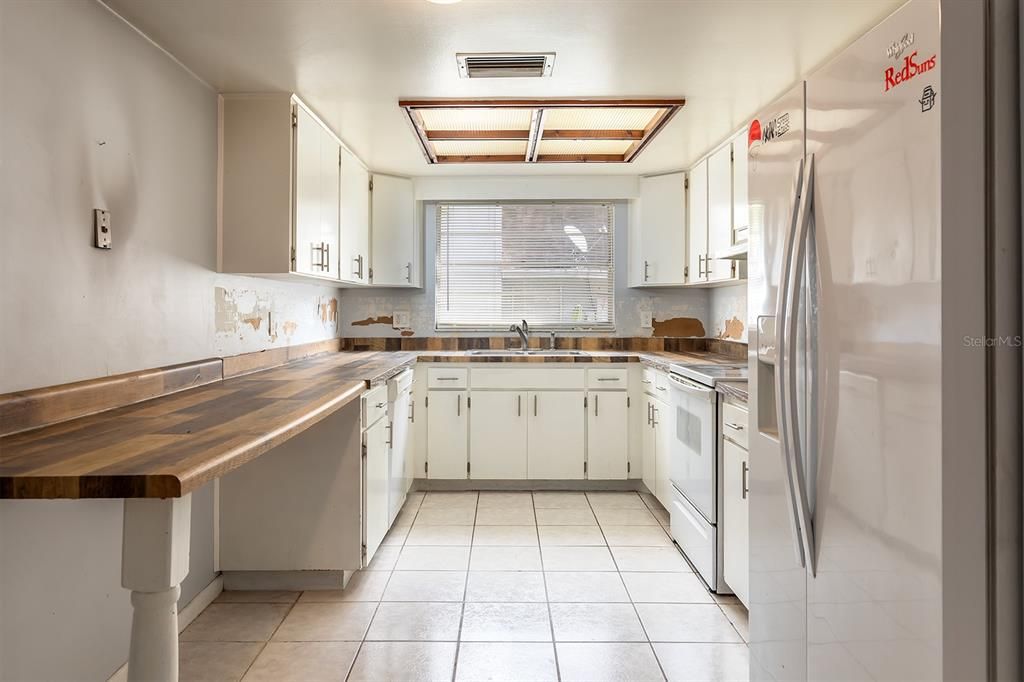 En Venta: $266,500 (4 camas, 2 baños, 1828 Pies cuadrados)