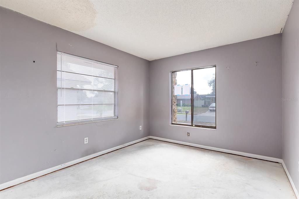 En Venta: $266,500 (4 camas, 2 baños, 1828 Pies cuadrados)